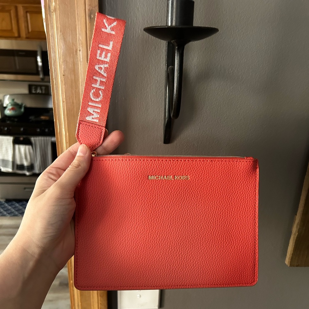 Brand new Michael Kors wristlet makeup bag